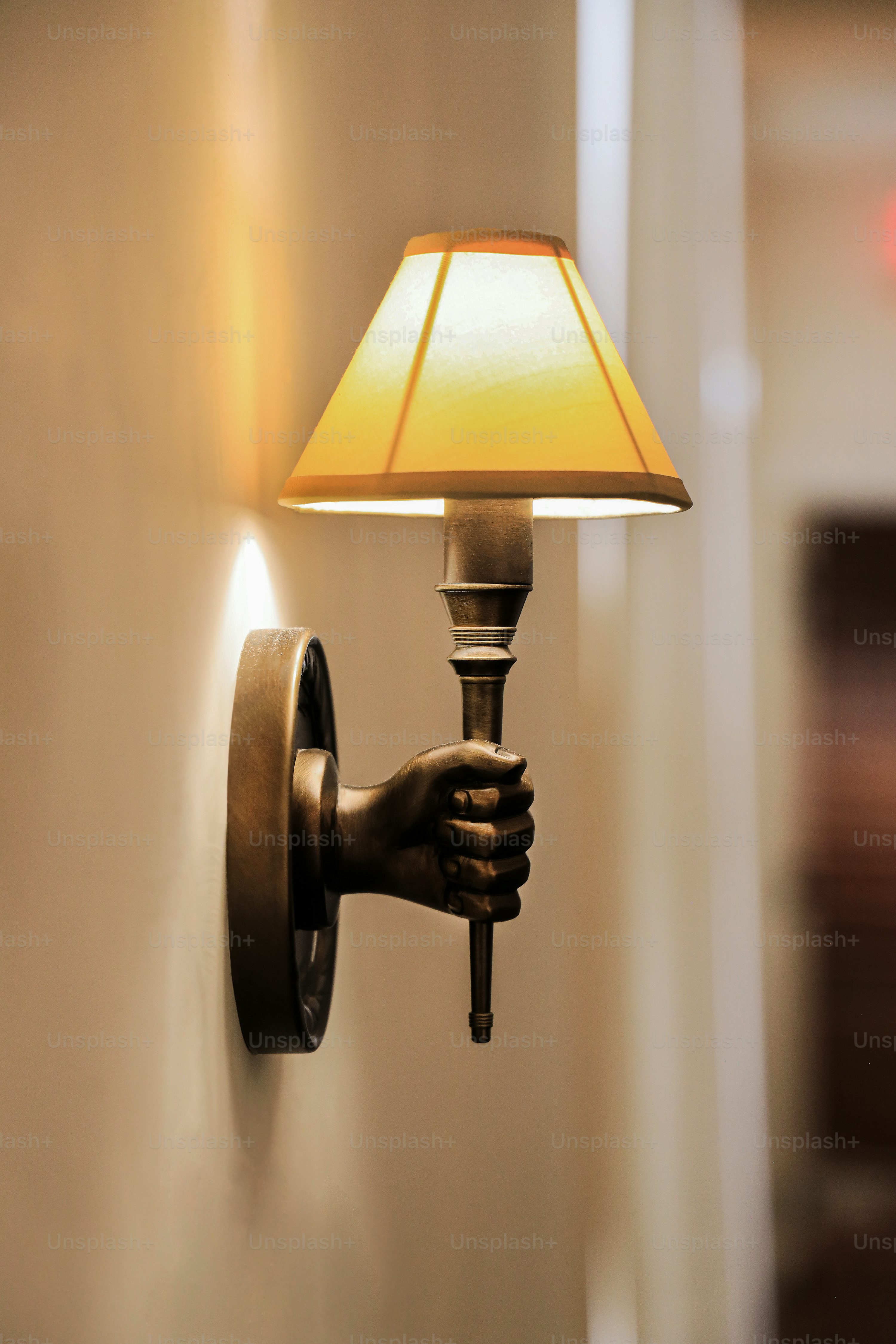Wall lamp